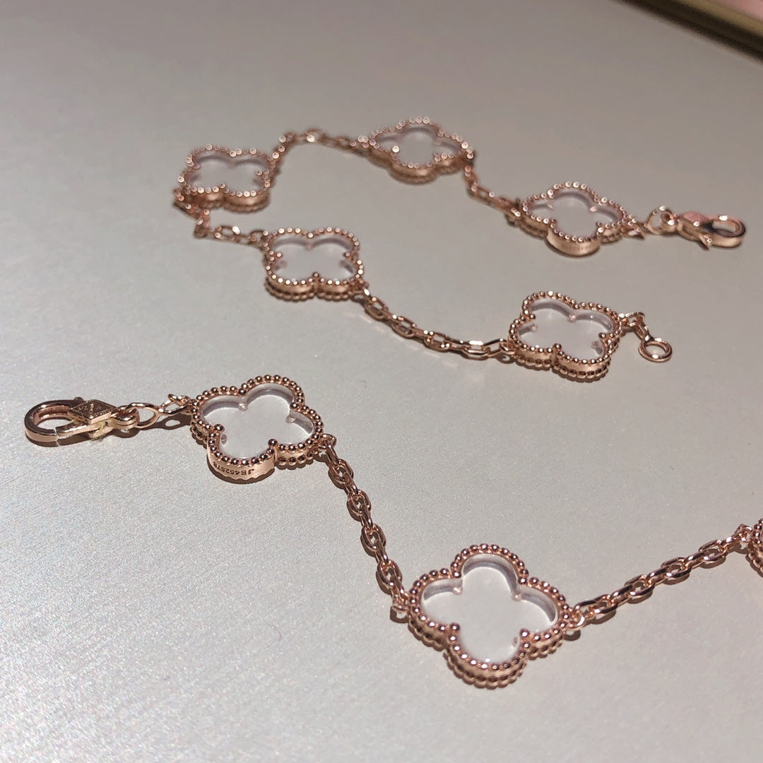 [TENDANCES]BRACELET EN OR ROSE ET CRISTAL DE ROCHE À 5 MOTIFS CLOVER