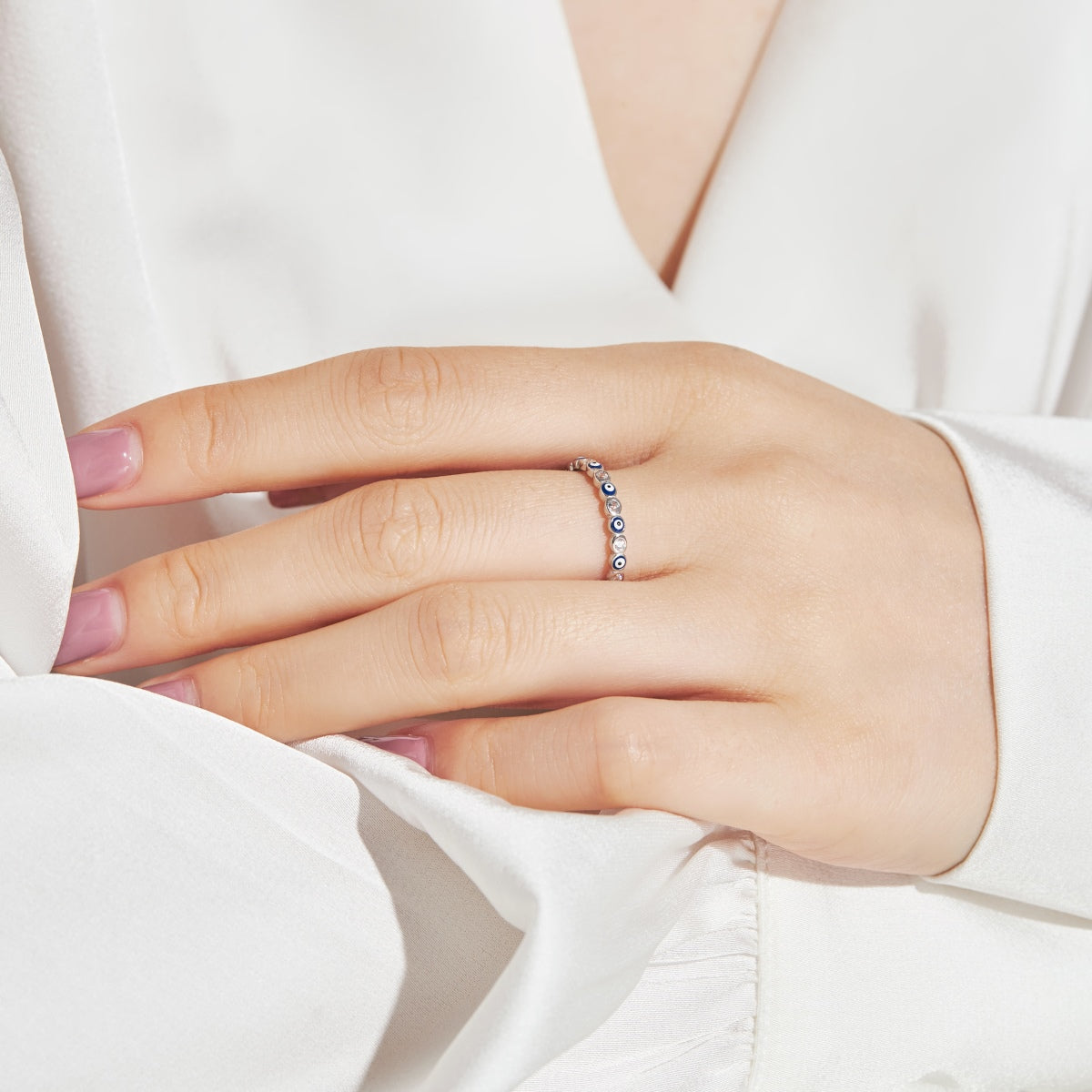 [XXX]Bague quotidienne de forme ronde vibrante et scintillante