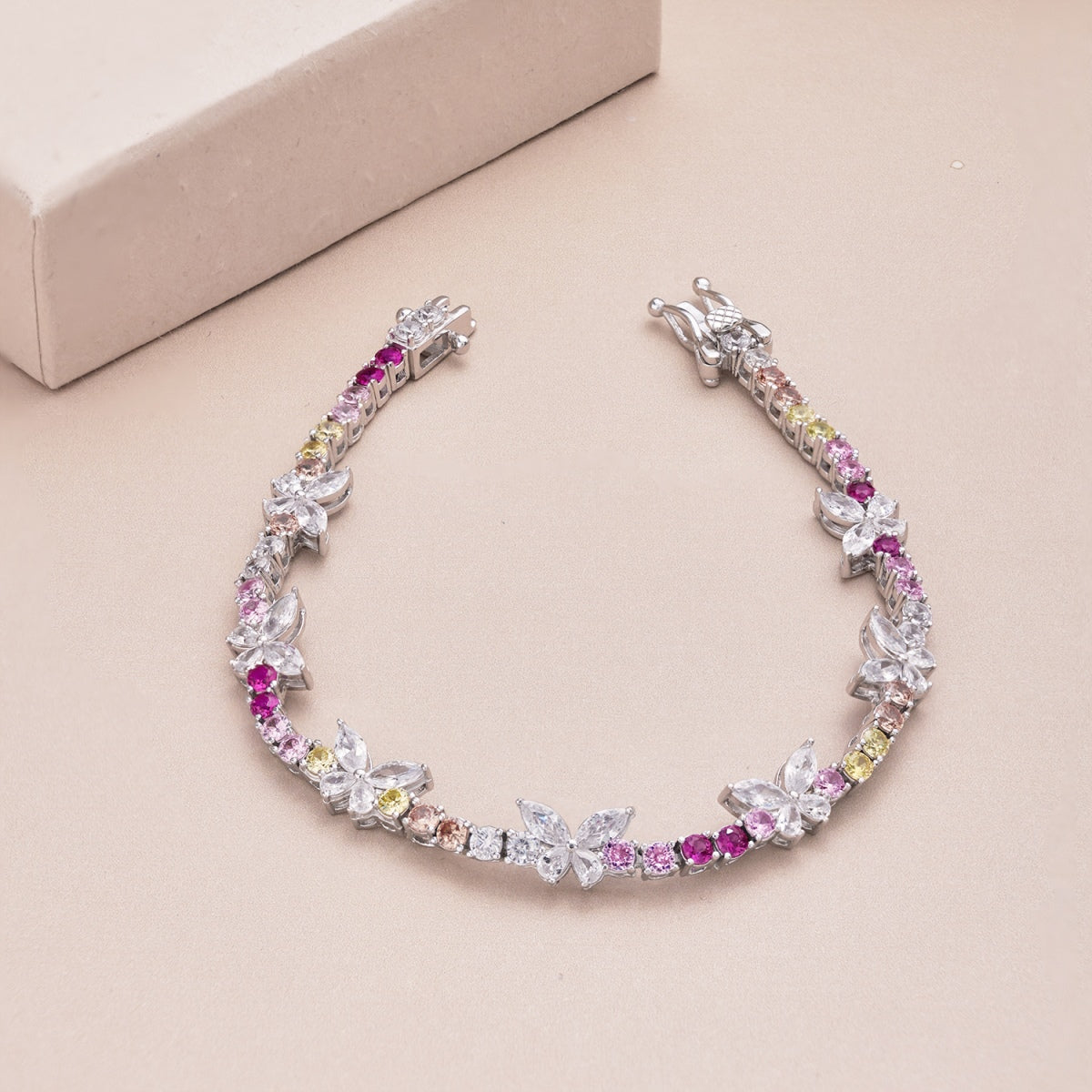 [XXX]Ornate Colorful Butterfly Shape Round Cut Daily Bracelet