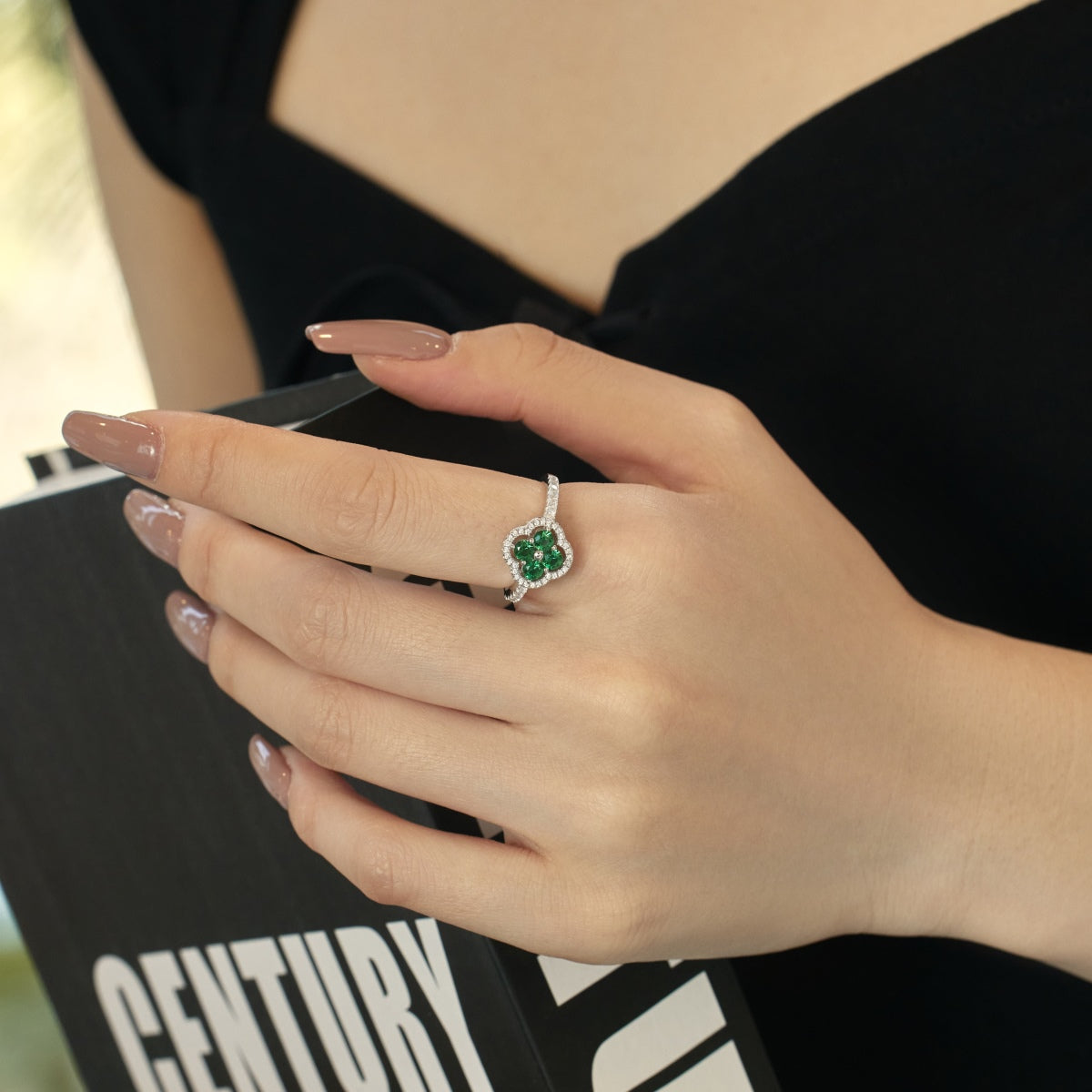 [XXX]Anillo con diseño de flor de trébol de cuatro hojas