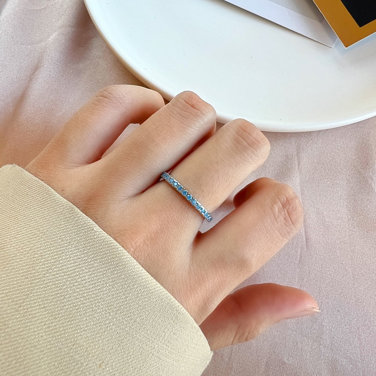 [XXX]Delicate Sparkling Round Cut Daily Ring