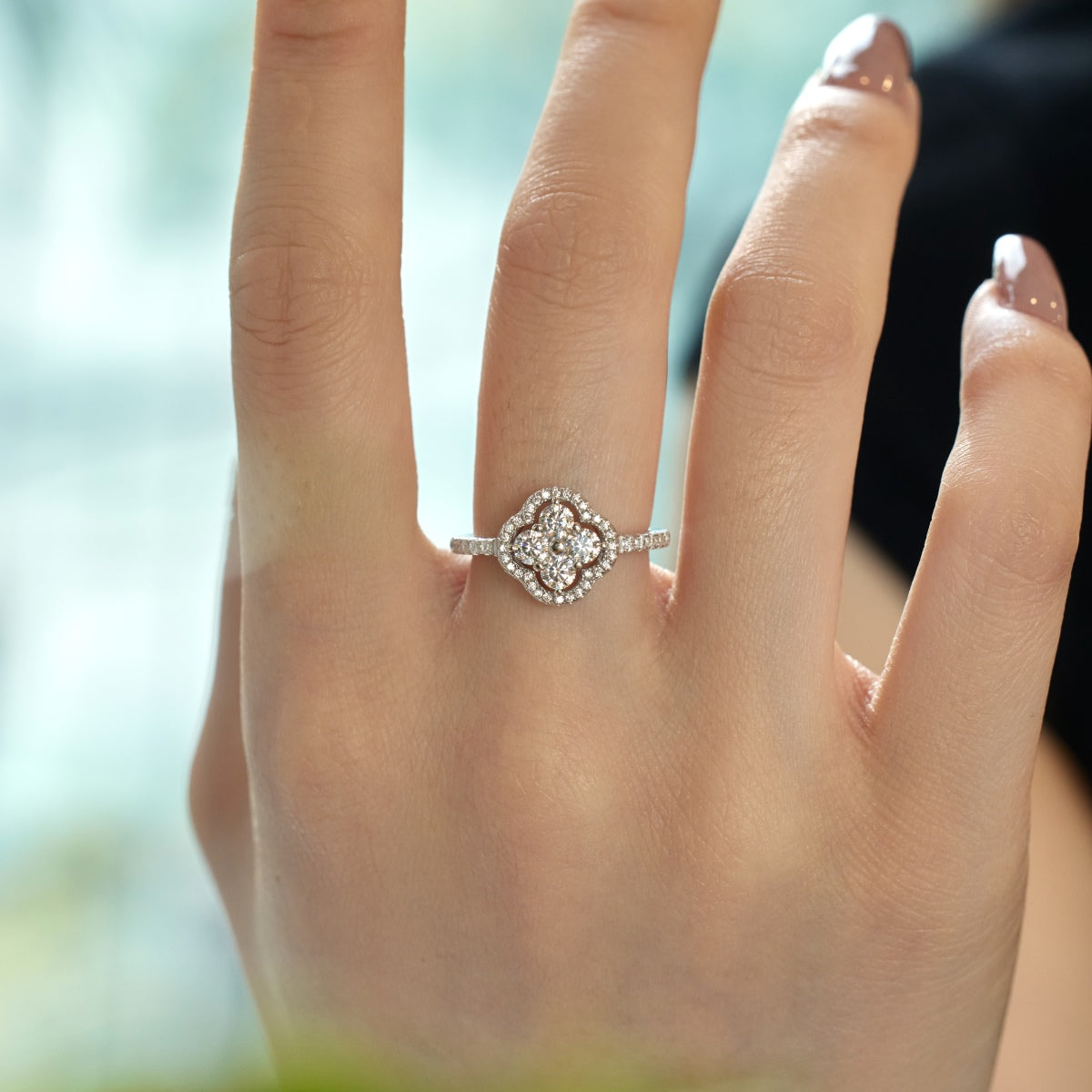 [XXX]Anillo con diseño de flor de trébol de cuatro hojas