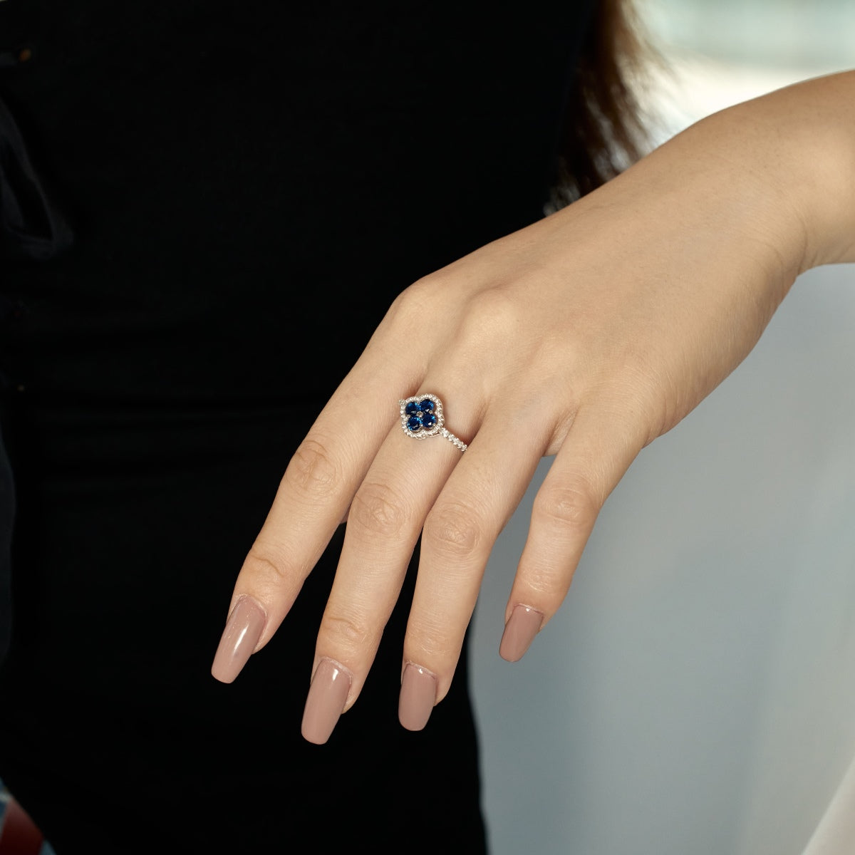 [XXX]Anillo con diseño de flor de trébol de cuatro hojas