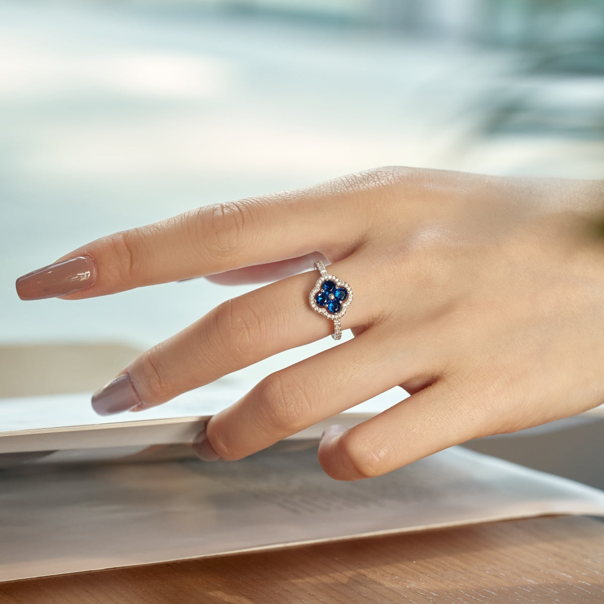 [XXX]Anillo con diseño de flor de trébol de cuatro hojas