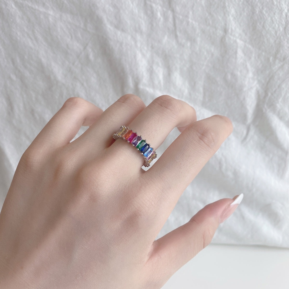 [XXX] Bague unique à coupe radiante colorée