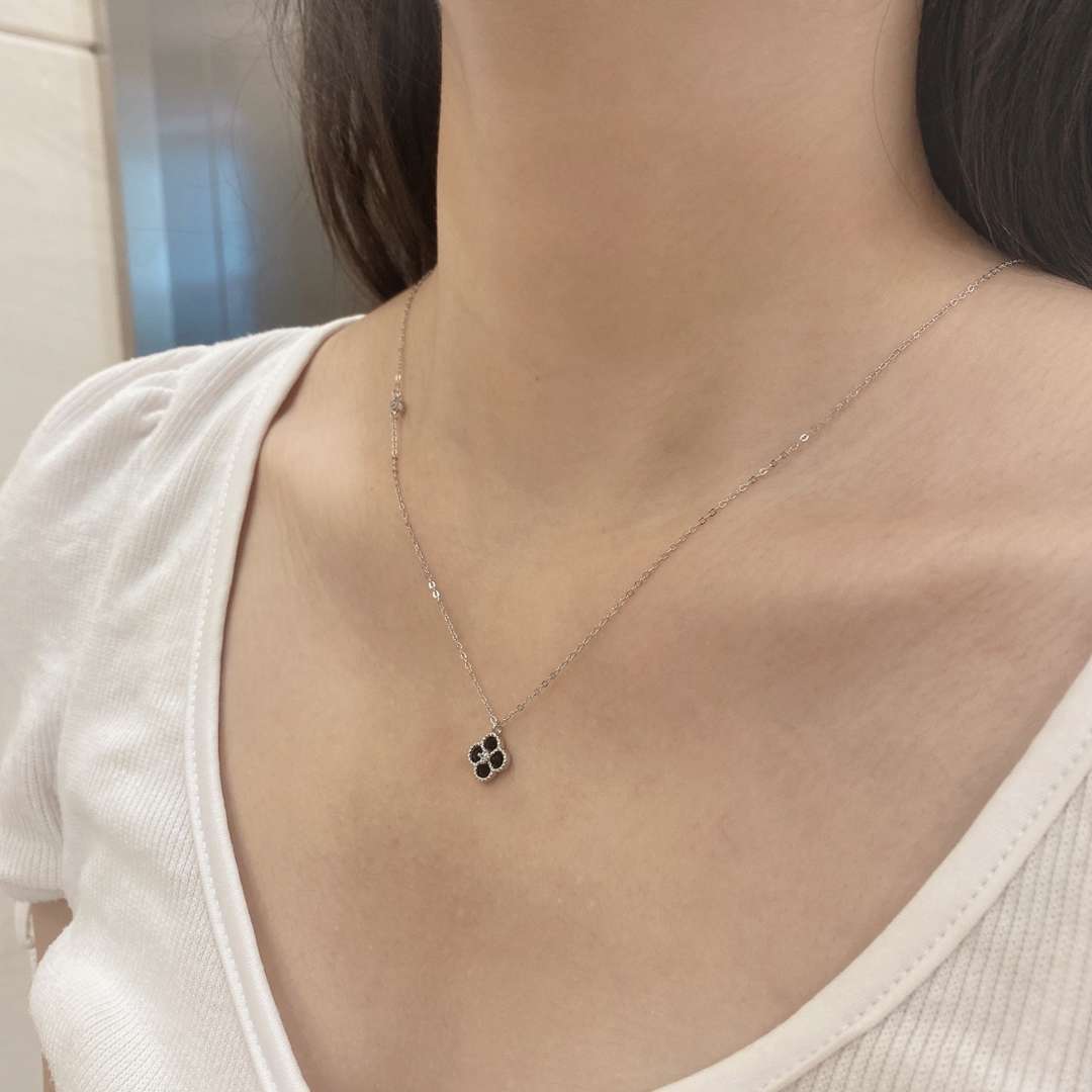 [XXX]Delicate Flower Shape Necklace