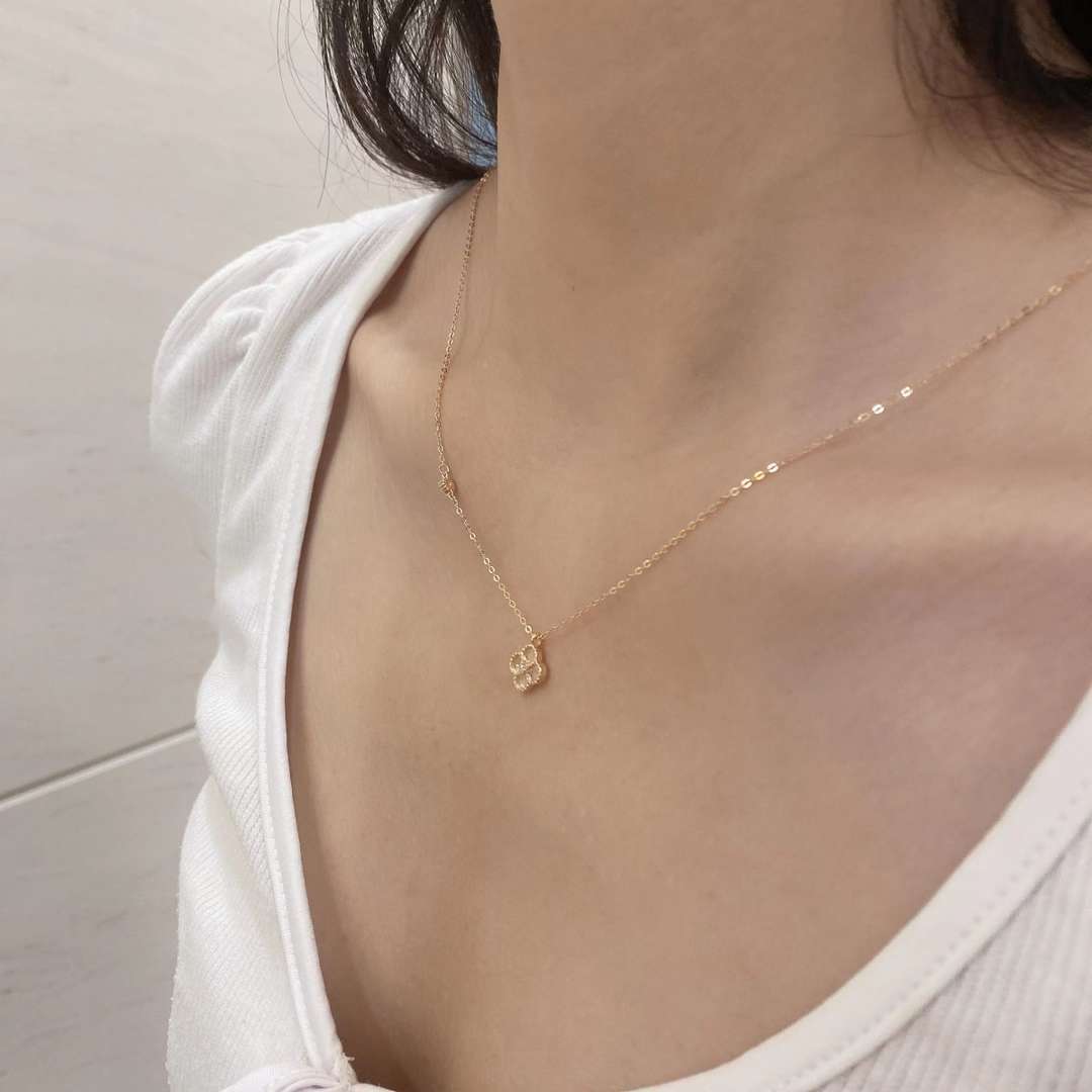 [XXX]Delicate Flower Shape Necklace