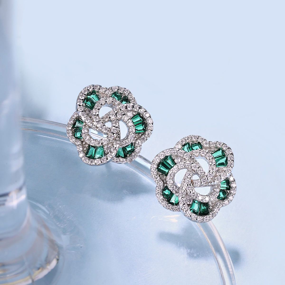 [XXX]Exquisite Flower Shape Daily Earrings