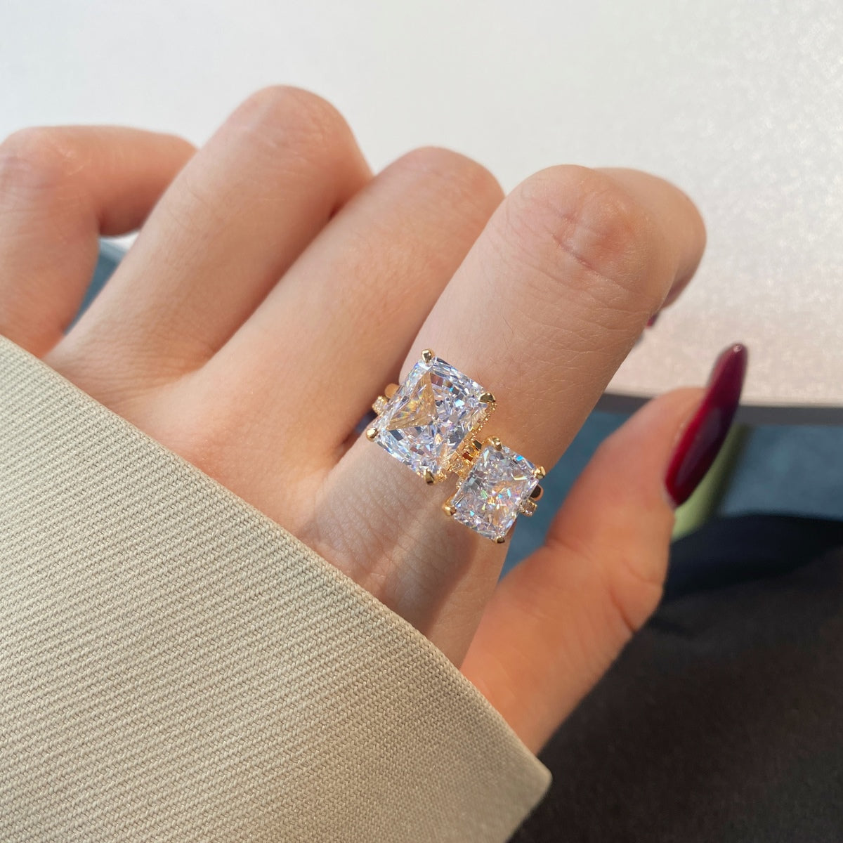 [XXX] Anillo de banquete con corte radiante adornado y encantador de 4,0 quilates