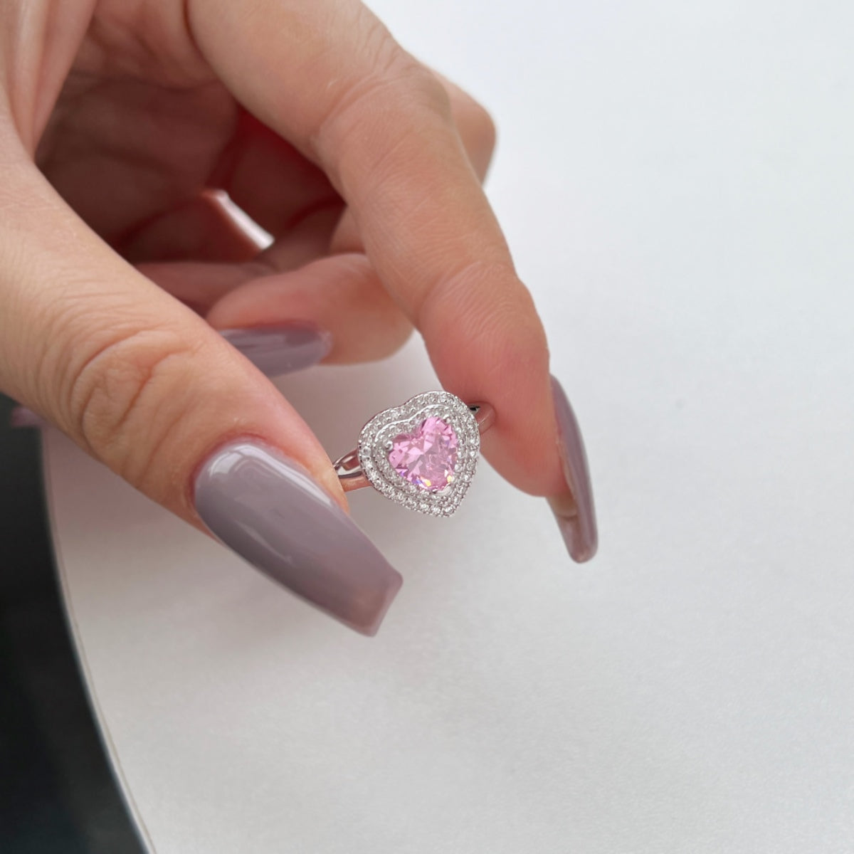 [XXX] Anillo de bodas delicado y exuberante en forma de corazón