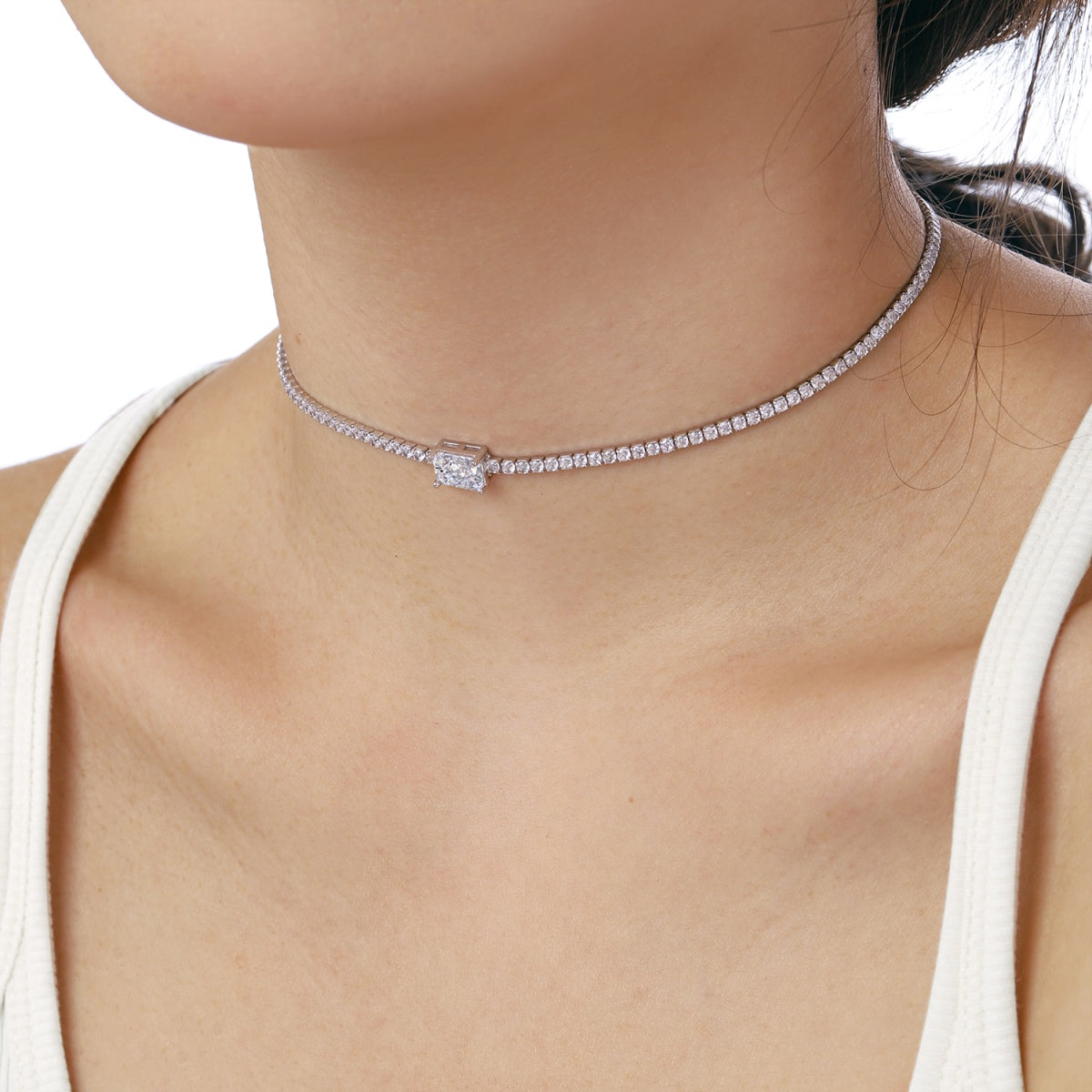 [XXX]Collar adornado con talla esmeralda de 2,0 quilates