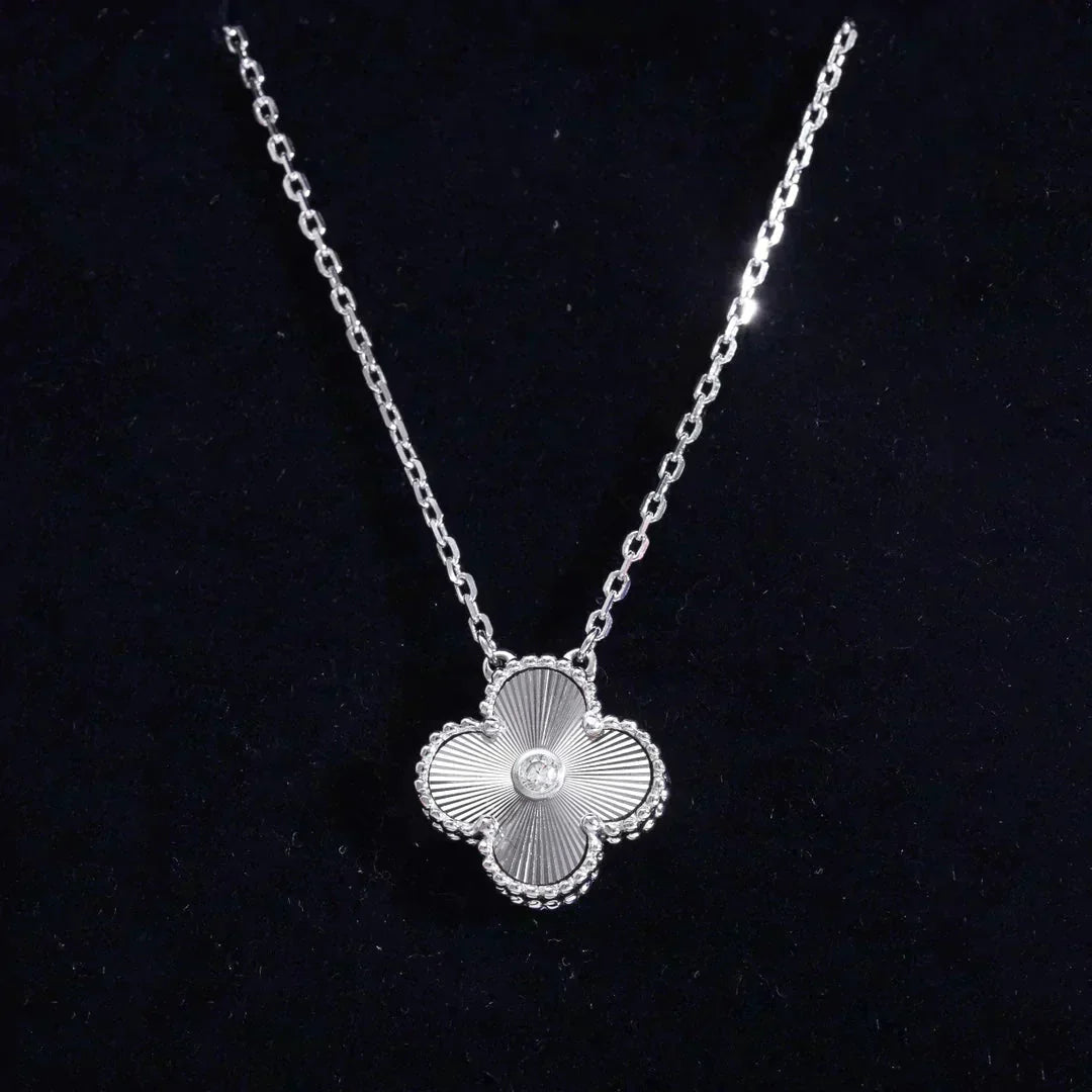 [TENDANCES] COLLIER LASER DIAMANT CLOVER 15MM ARGENT