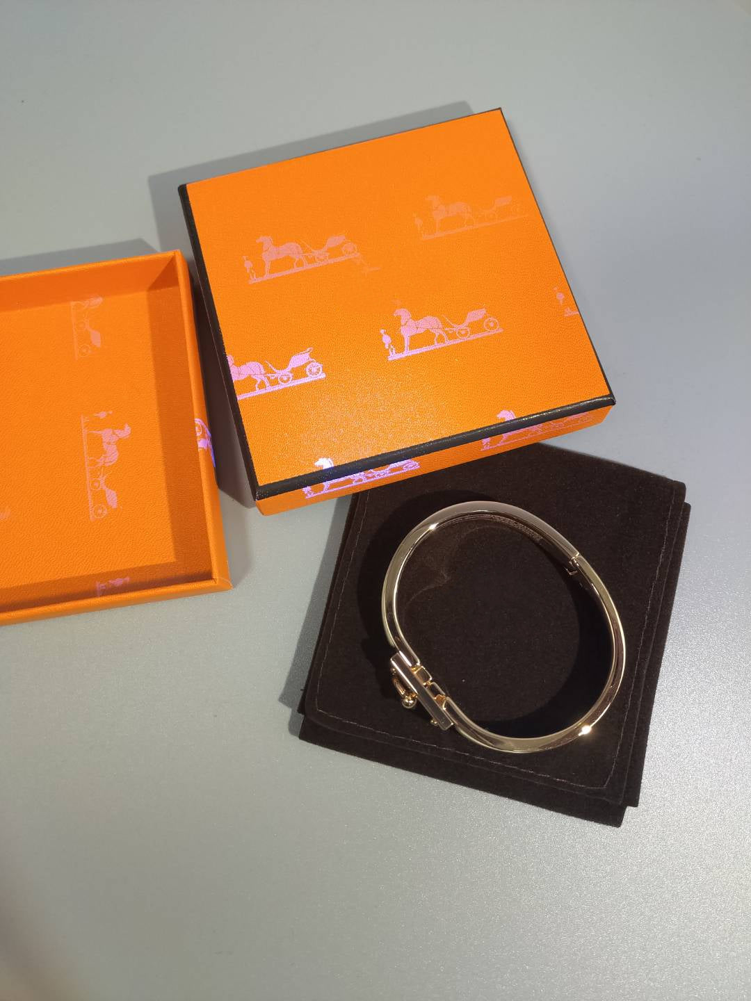 [TRENDS]H ORANGE BRACELET