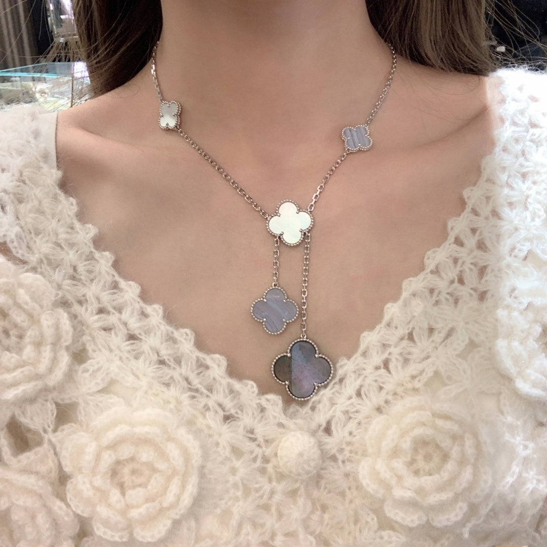 [TRENDS]CLOVER MOP CHALCEDONY NECKLACE SILVER 6 MOTIF