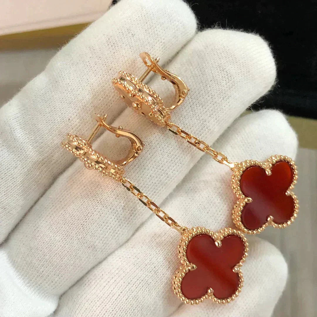 [TRENDS]CLOVER 2 MOTIF  LASER CARNELIAN EARRINGS