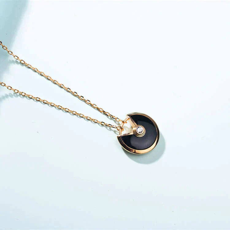 [TRENDS]AMULETTE GOLD CARNELIAN ONYX NECKLACE