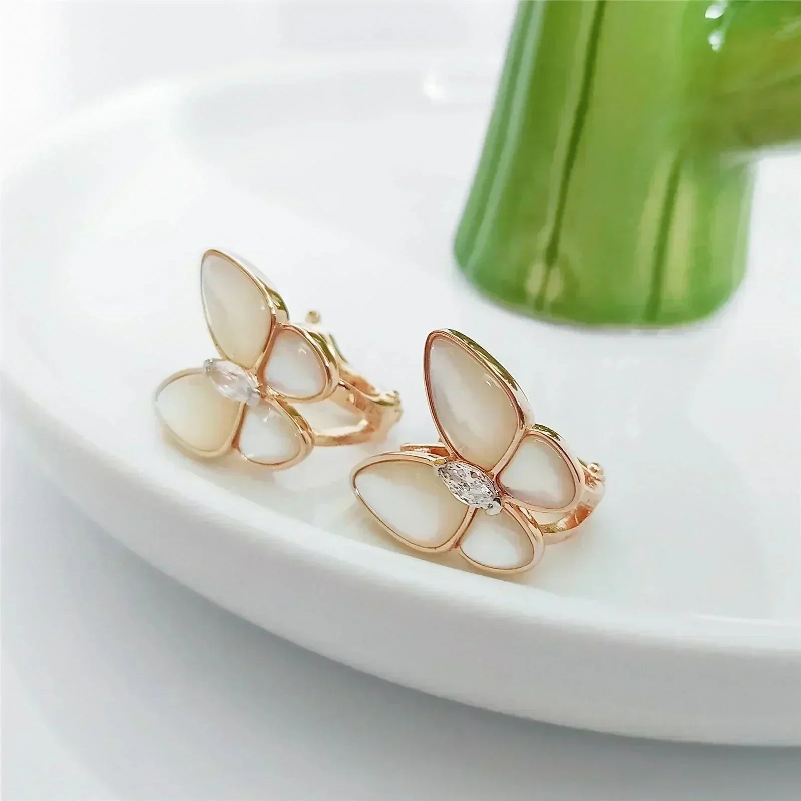 [TENDANCES] BOUCLES D'OREILLES PAPILLON ET DIAMANT