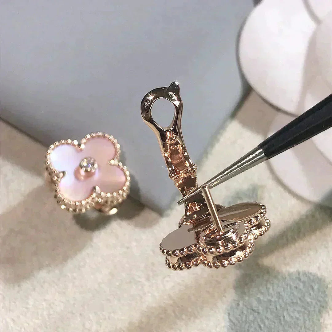 [TRENDS]CLOVER MEDIUM 1 MOTIFS  PINK MOP DIAMOND EARRINGS