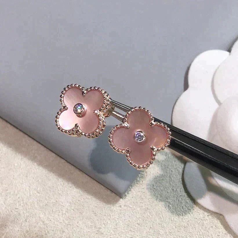 [TENDENCIAS] PENDIENTES DE DIAMANTES ROSA CON MOTIVOS DE TRÉBOL MEDIANO 1