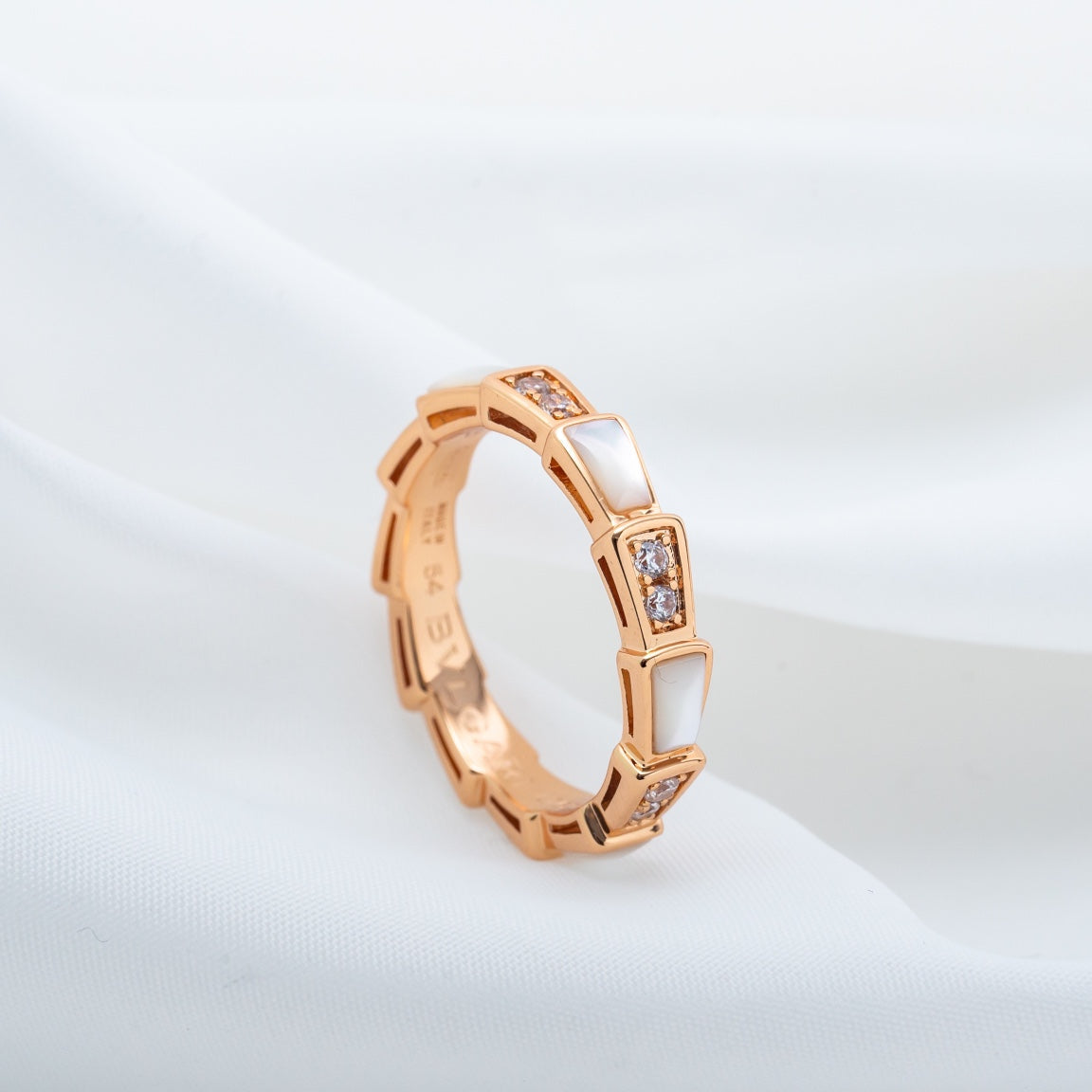 [TENDANCES]BAGUE SERPENTI OR ROSE DIAMANT NACRE 3MM