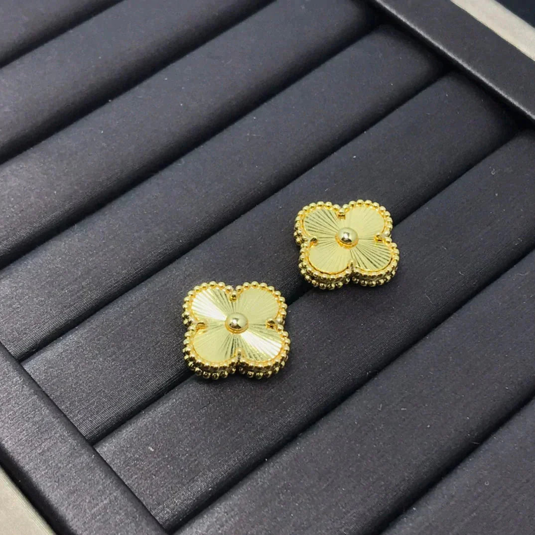 [TRENDS]CLOVER MINI 9.5MM LASER EARRINGS