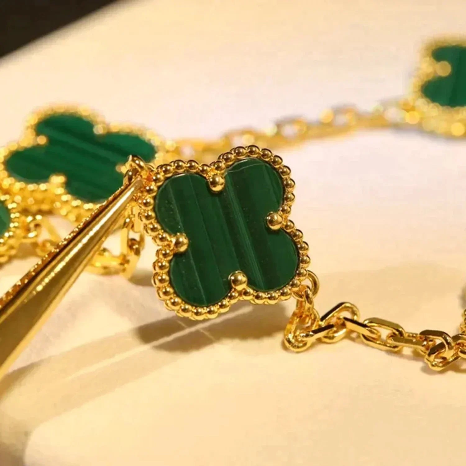 [TRENDS]CLOVER 5 MOTIFS MALACHITE BRACELET