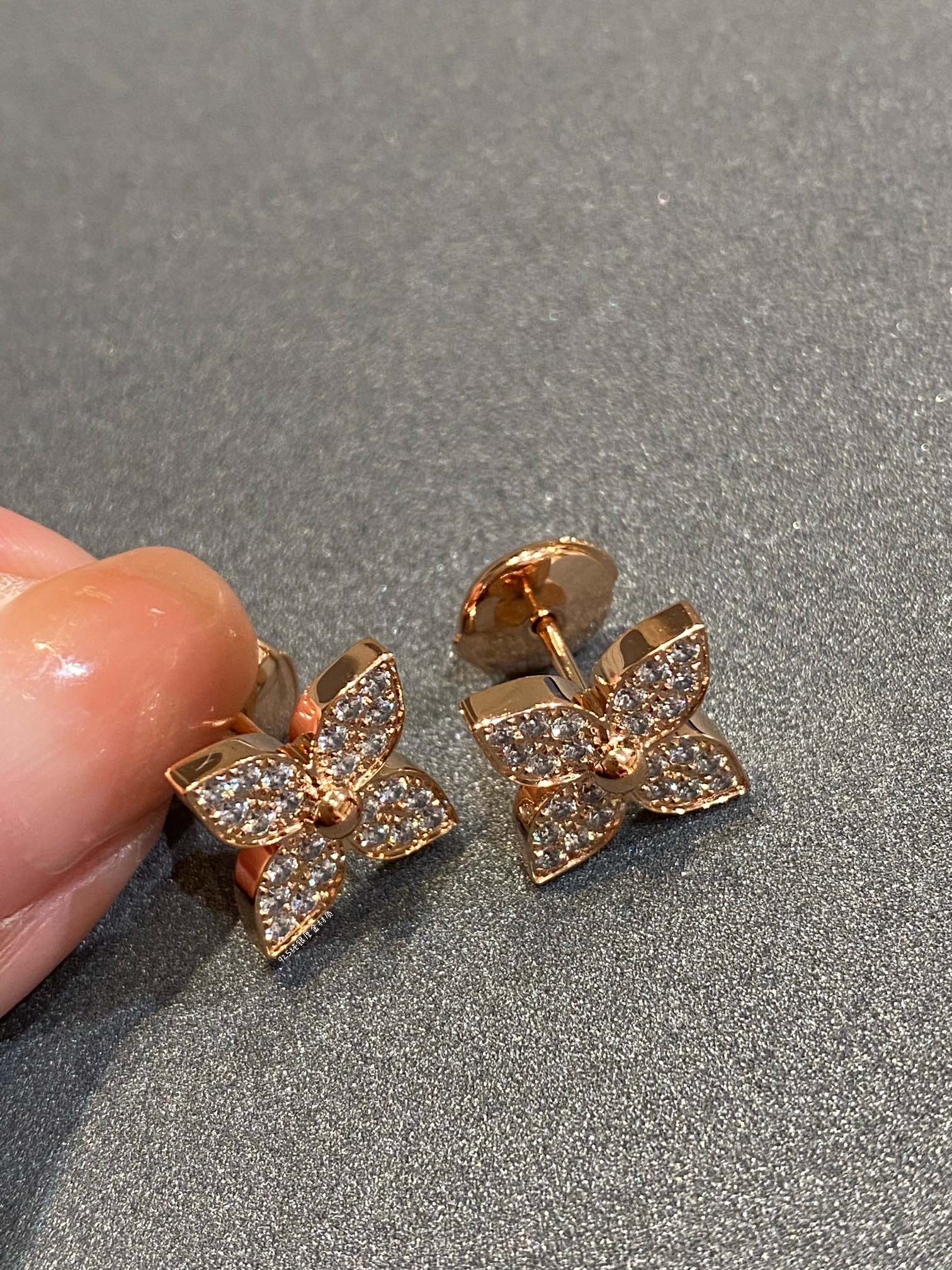 [TENDENCIAS]PENDIENTES DE DIAMANTES CON ESTRELLA