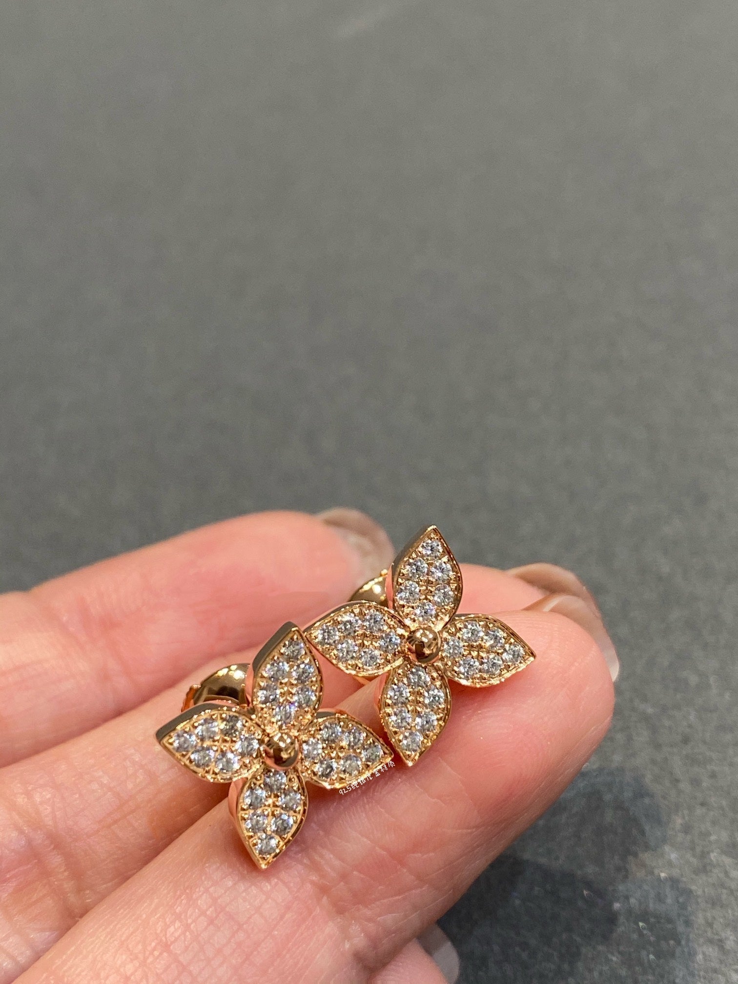 [TENDENCIAS]PENDIENTES DE DIAMANTES CON ESTRELLA