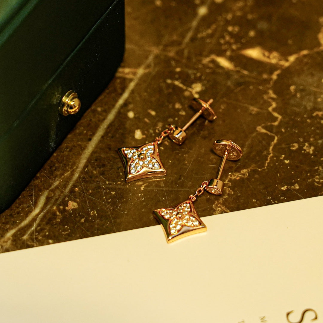 [TENDANCES]BOUCLES D'OREILLES STAR DIAMOND OR