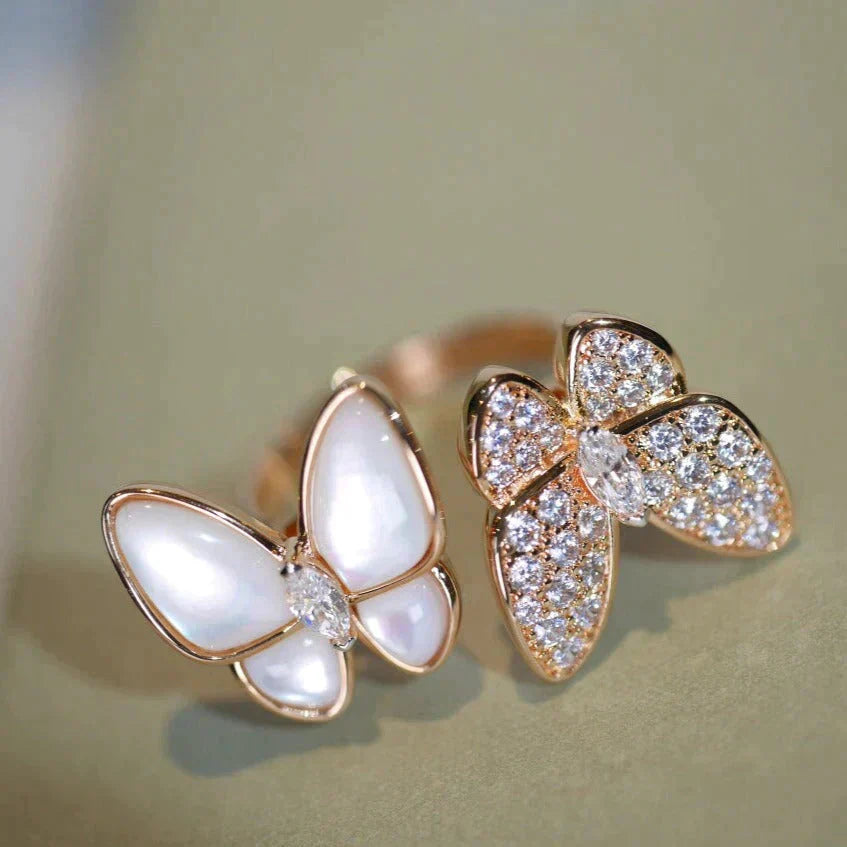 [TENDENCIAS] ANILLO DE TRAPEZOIDAL CON MARIPOSA Y DIAMANTES DOBLES