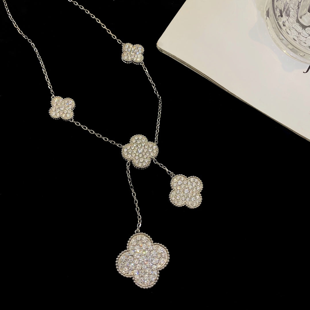 [TENDANCES] COLLIER ARGENT DIAMANTS 5 MOTIFS CLOVER