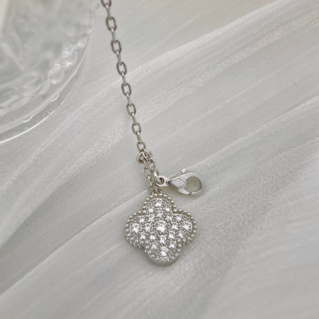 [TENDANCES] COLLIER ARGENT DIAMANTS 5 MOTIFS CLOVER