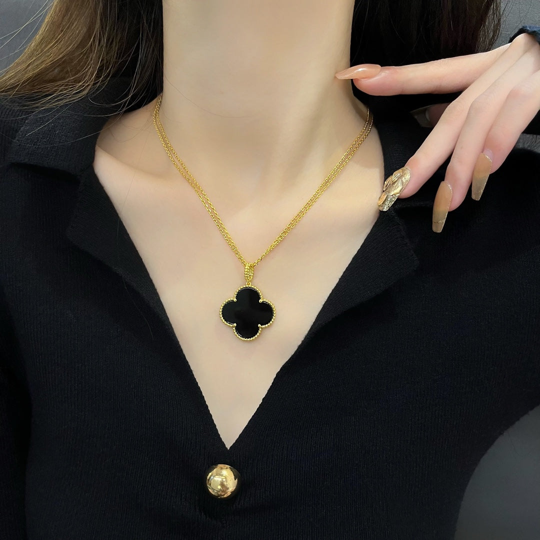 [TENDANCES] COLLIER TRÈFLE 25MM OR ONYX