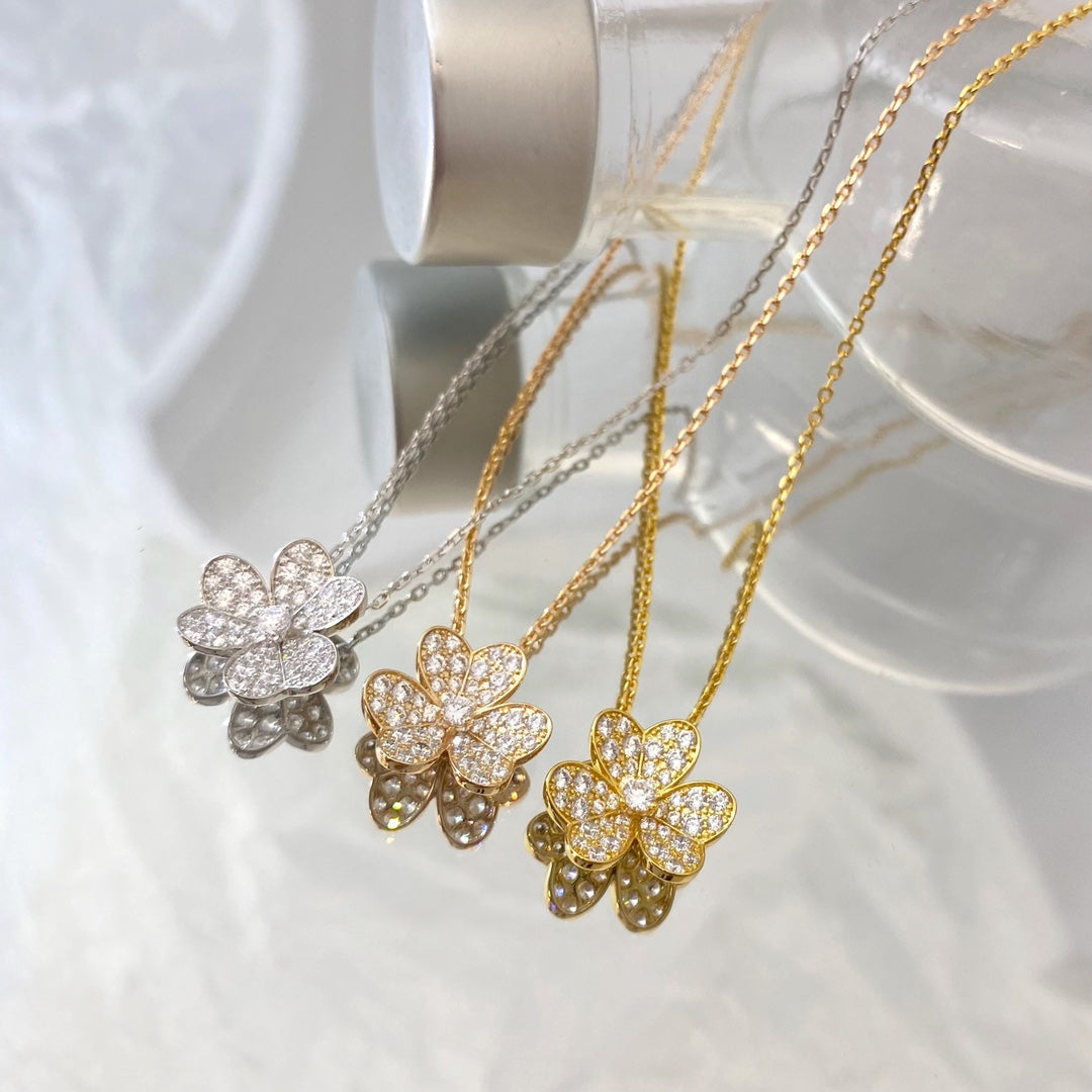 [TENDANCES] COLLIER FLEUR DIAMANT