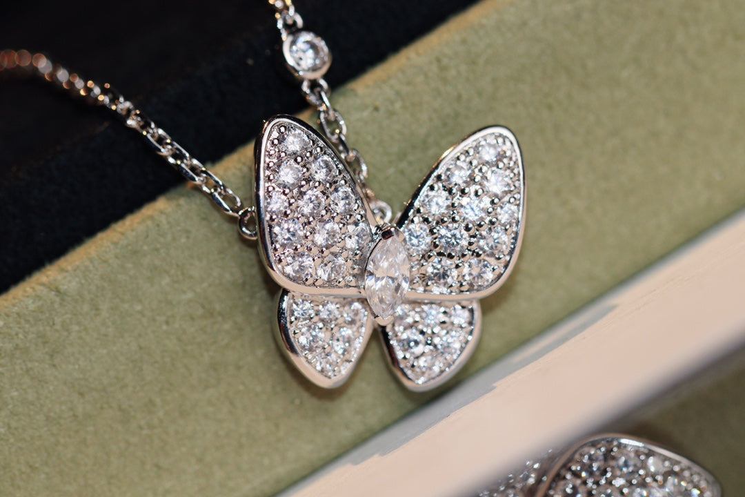 [TRENDS]BUTTERFLY DIAMOND NECKLACE