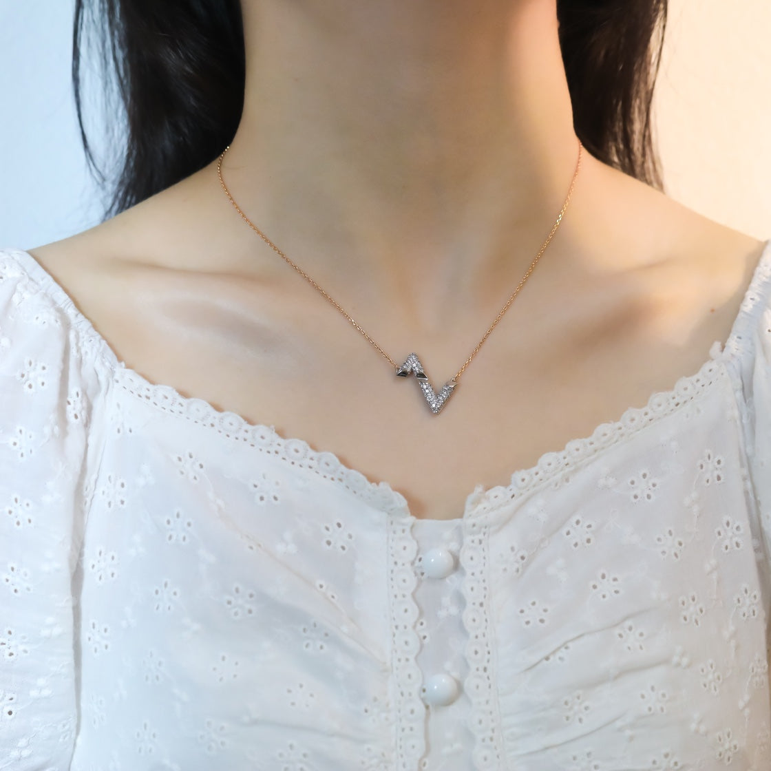 [TENDENCIAS] COLLAR PEDANTE DE DIAMANTES Y PLATA VOLT