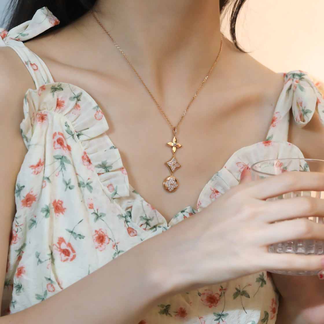 [TRENDS]STAR AND SUN DIAMOND PINK GOLD NECKLACE