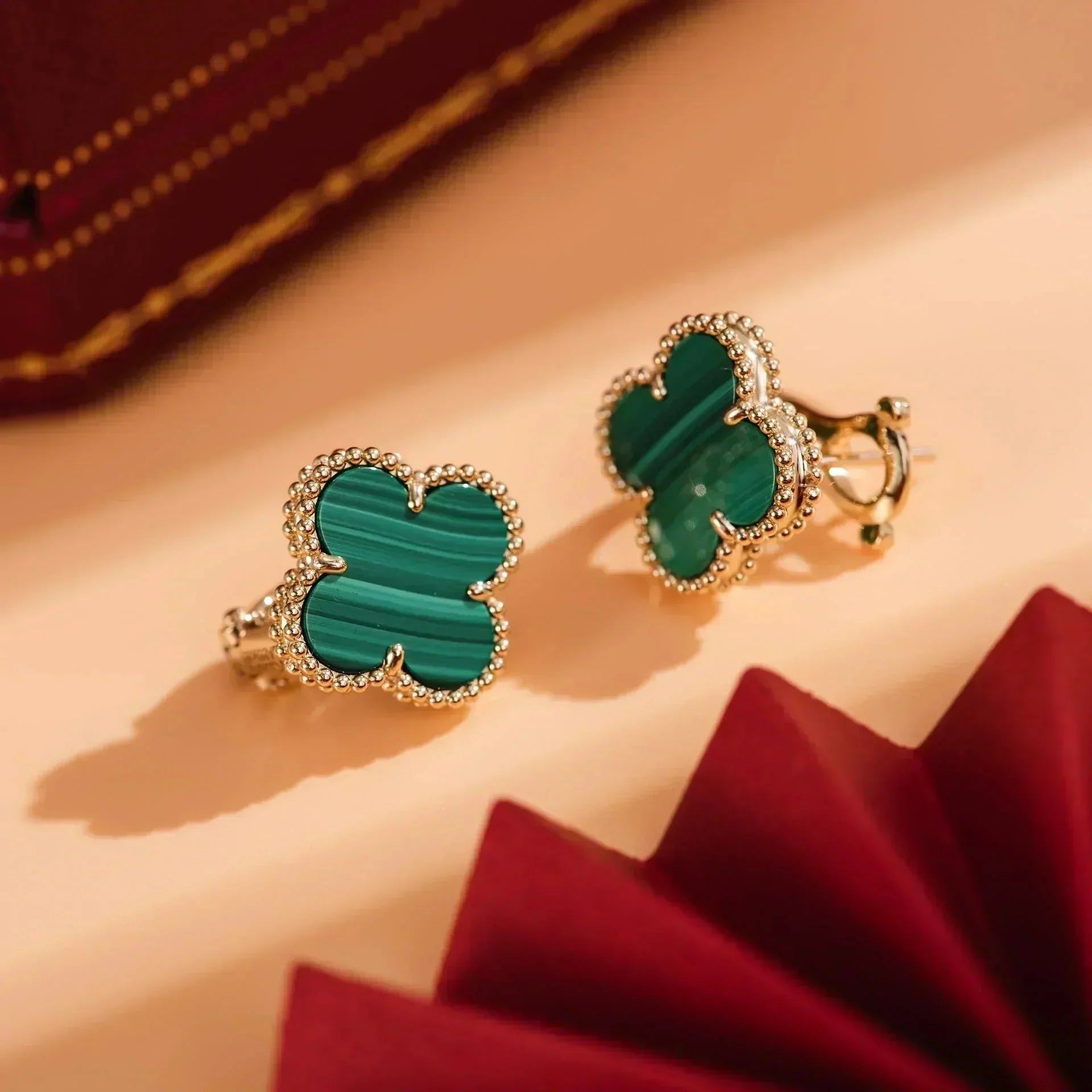 [TENDANCES] BOUCLES D'OREILLES CLOVER MEDIUM 1 MOTIFS MALACHITE