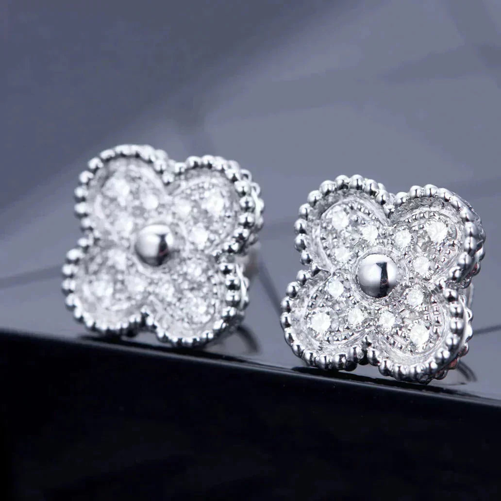 [TENDENCIAS] PENDIENTES DE BOTON DE DIAMANTES CON MOTIVOS DE TRÉBOL 1 PLATA