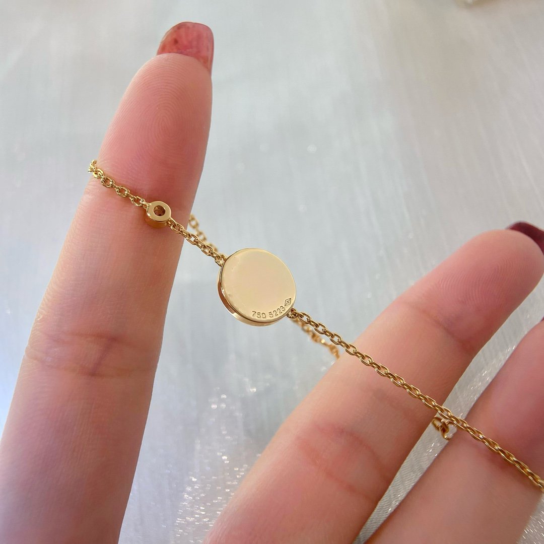 [TENDANCES]BRACELET PENDENTIF SOLEIL CORNALINE