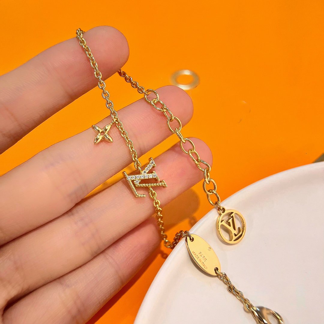 [TENDENCIAS] PULSERA ORO CON MOTIVO DE ESTRELLA Y LOGO