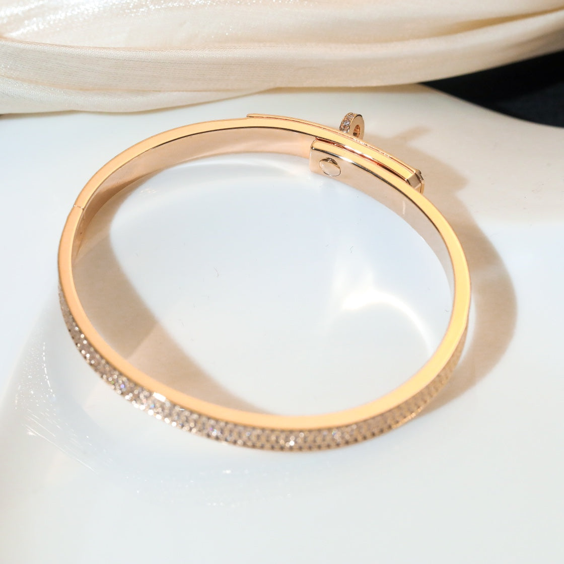 [TRENDS]KELLY BRACELET DIAMOND PAVED