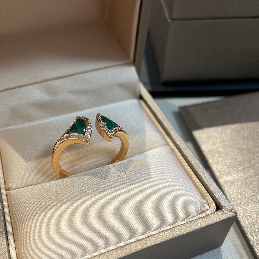 [TENDANCES] BAGUE OUVERTE EN DIAMANT MALACHITE DE RÊVE