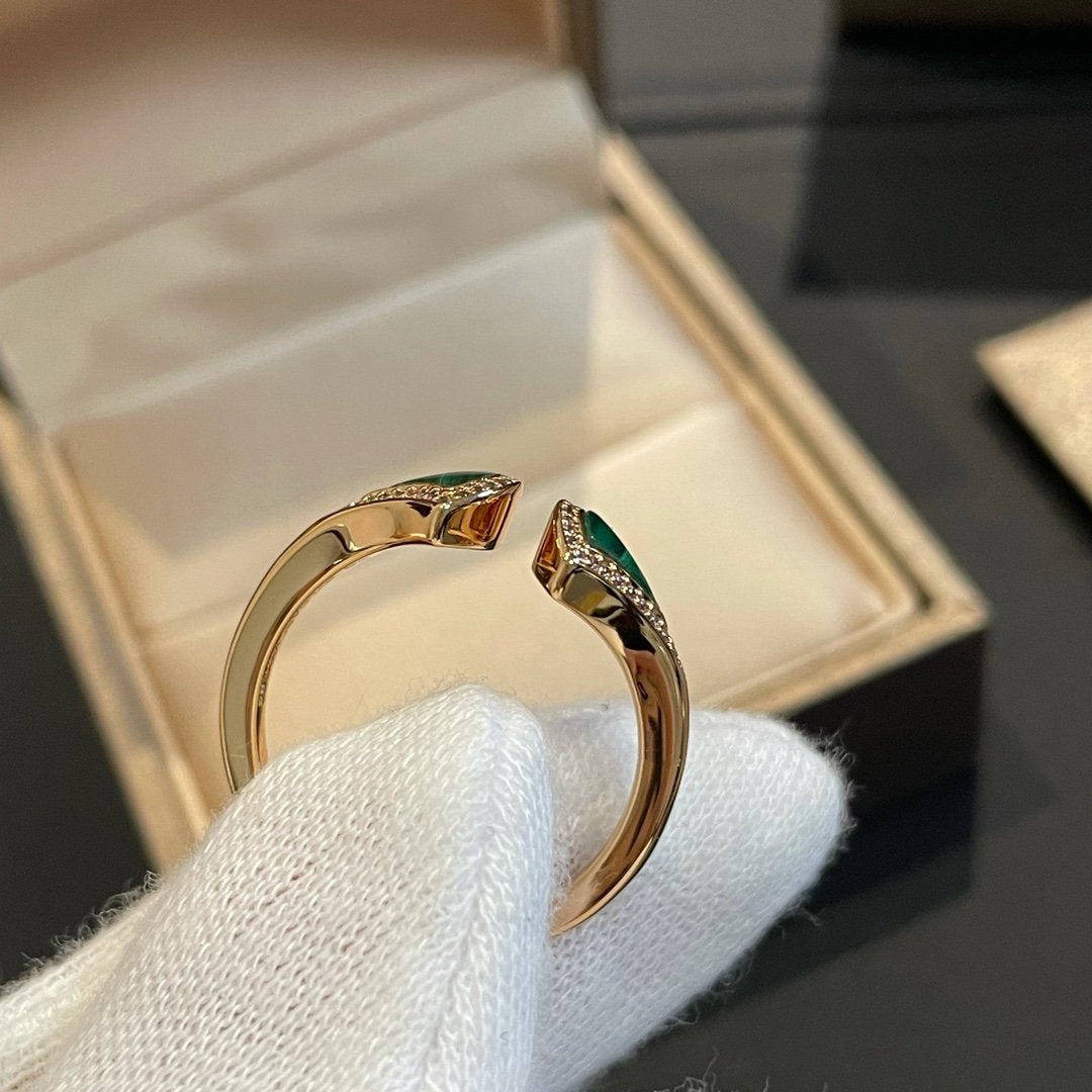 [TENDANCES] BAGUE OUVERTE EN DIAMANT MALACHITE DE RÊVE