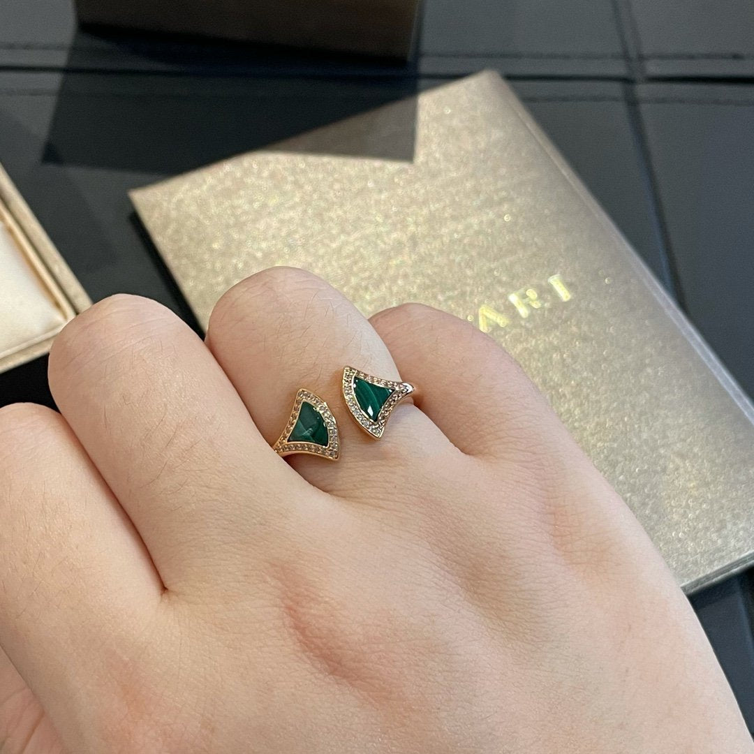 [TENDANCES] BAGUE OUVERTE EN DIAMANT MALACHITE DE RÊVE