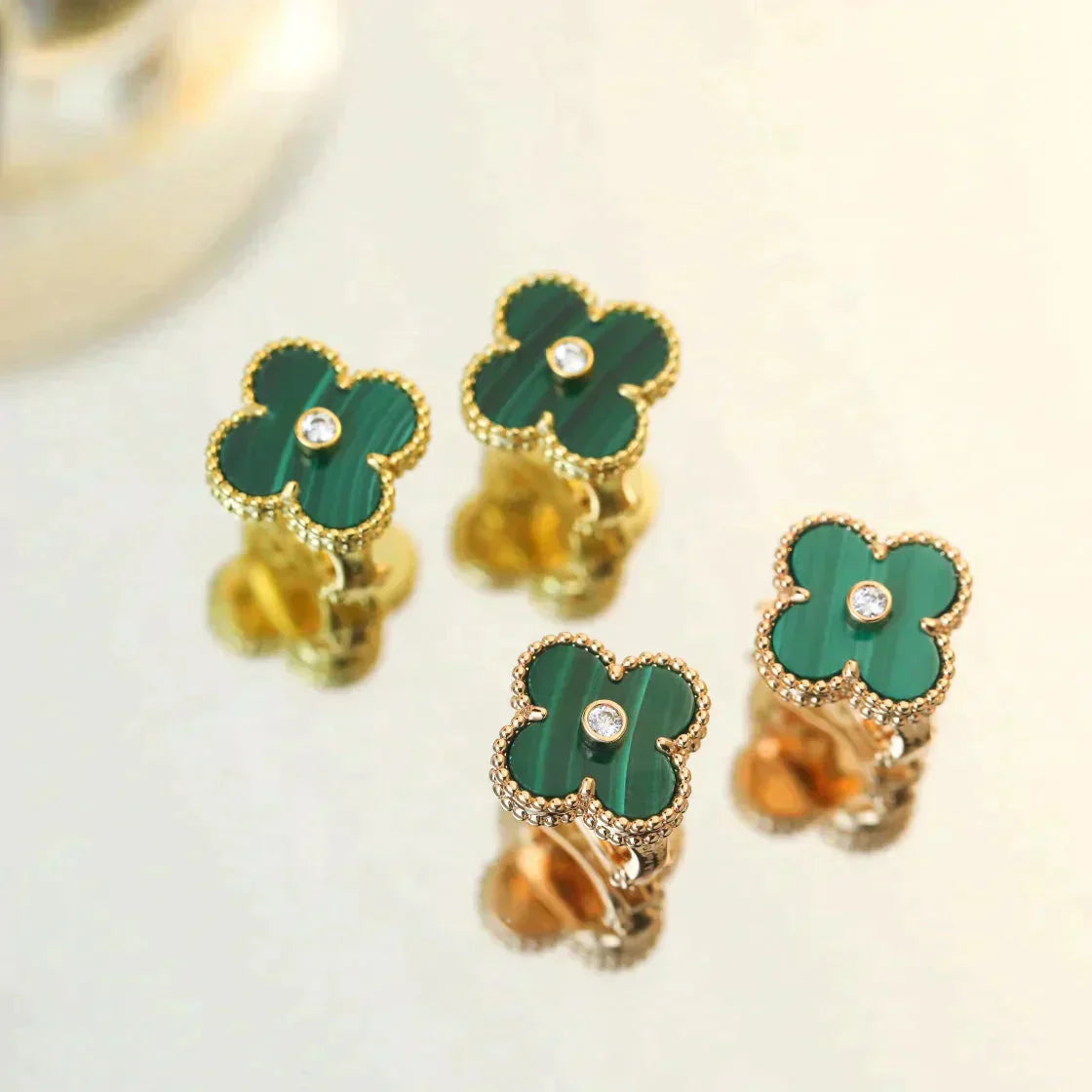 [TRENDS]CLOVER MEDIUM 1 MOTIFS MALACHITE DIAMOND EARRINGS