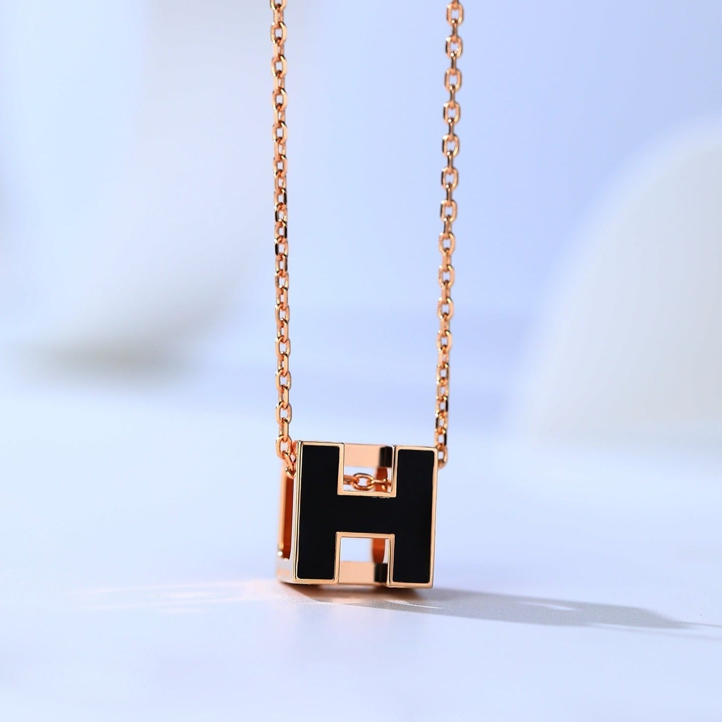 [TENDENCIAS] COLLAR H CAGE ORO ROSA