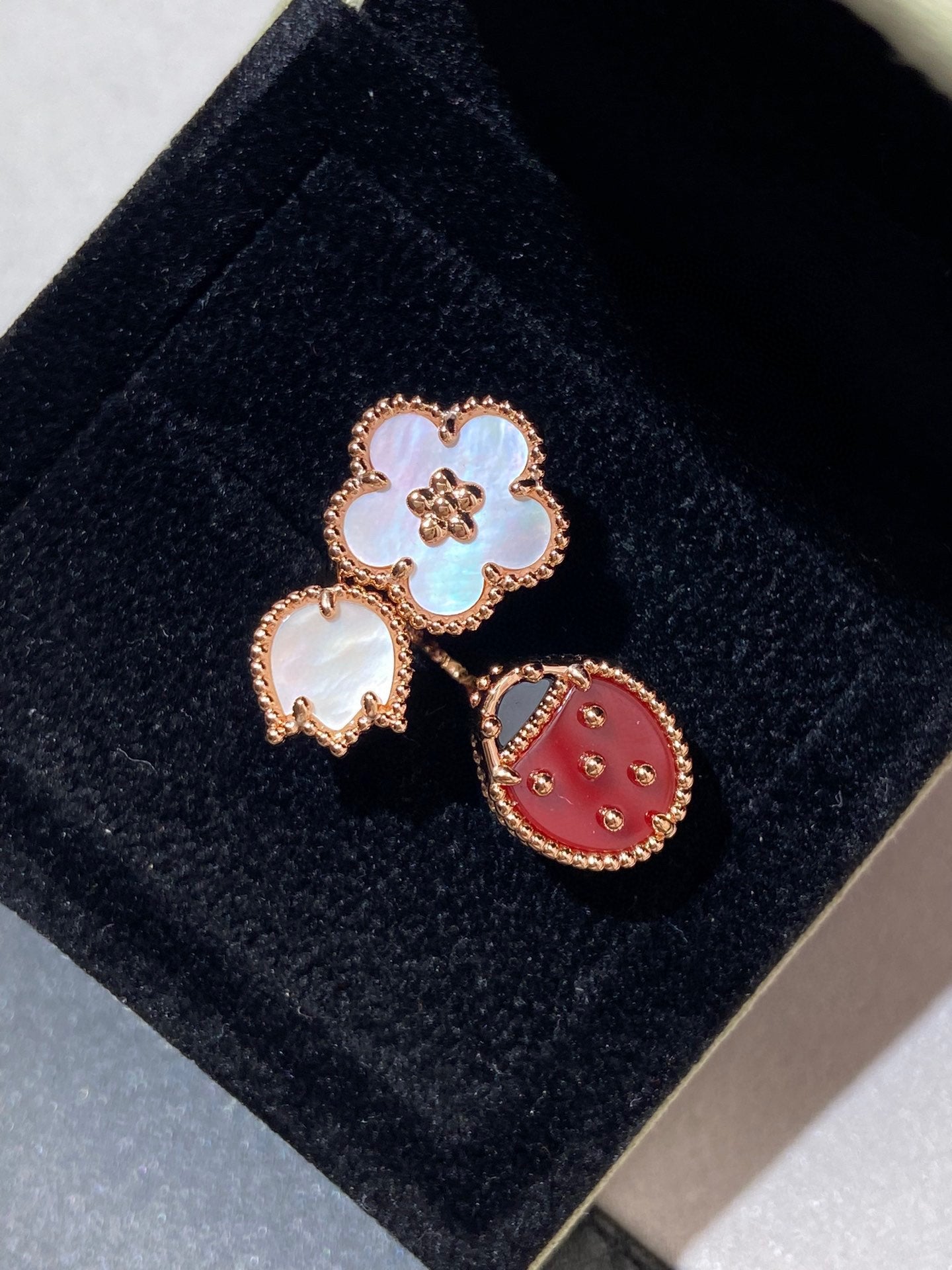 [TENDANCES] BAGUE EN OR ROSE À 3 MOTIFS LUCKY