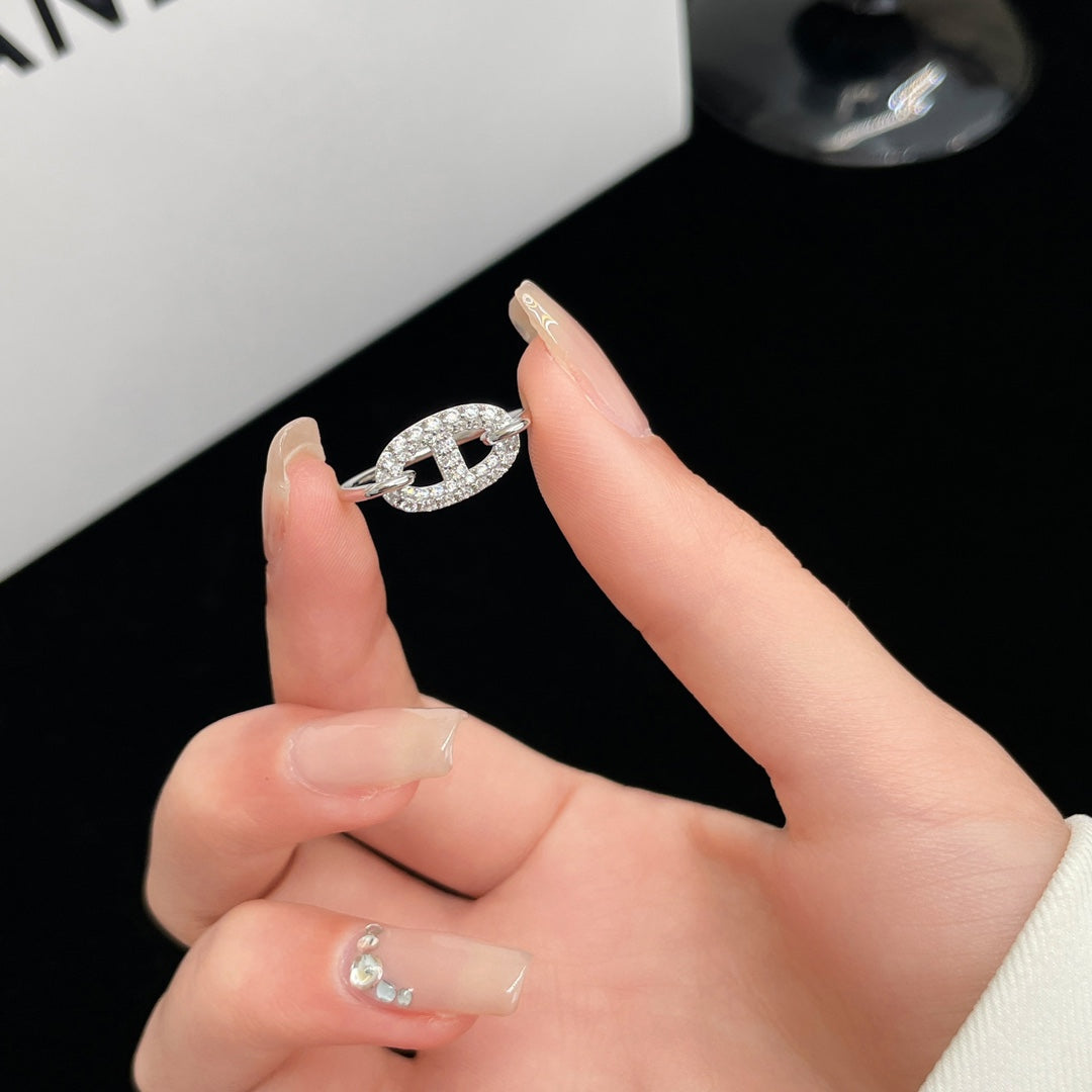 [TENDENCIAS] ANILLO DE PLATA CON DIAMANTES PEQUEÑOS DE RONDA