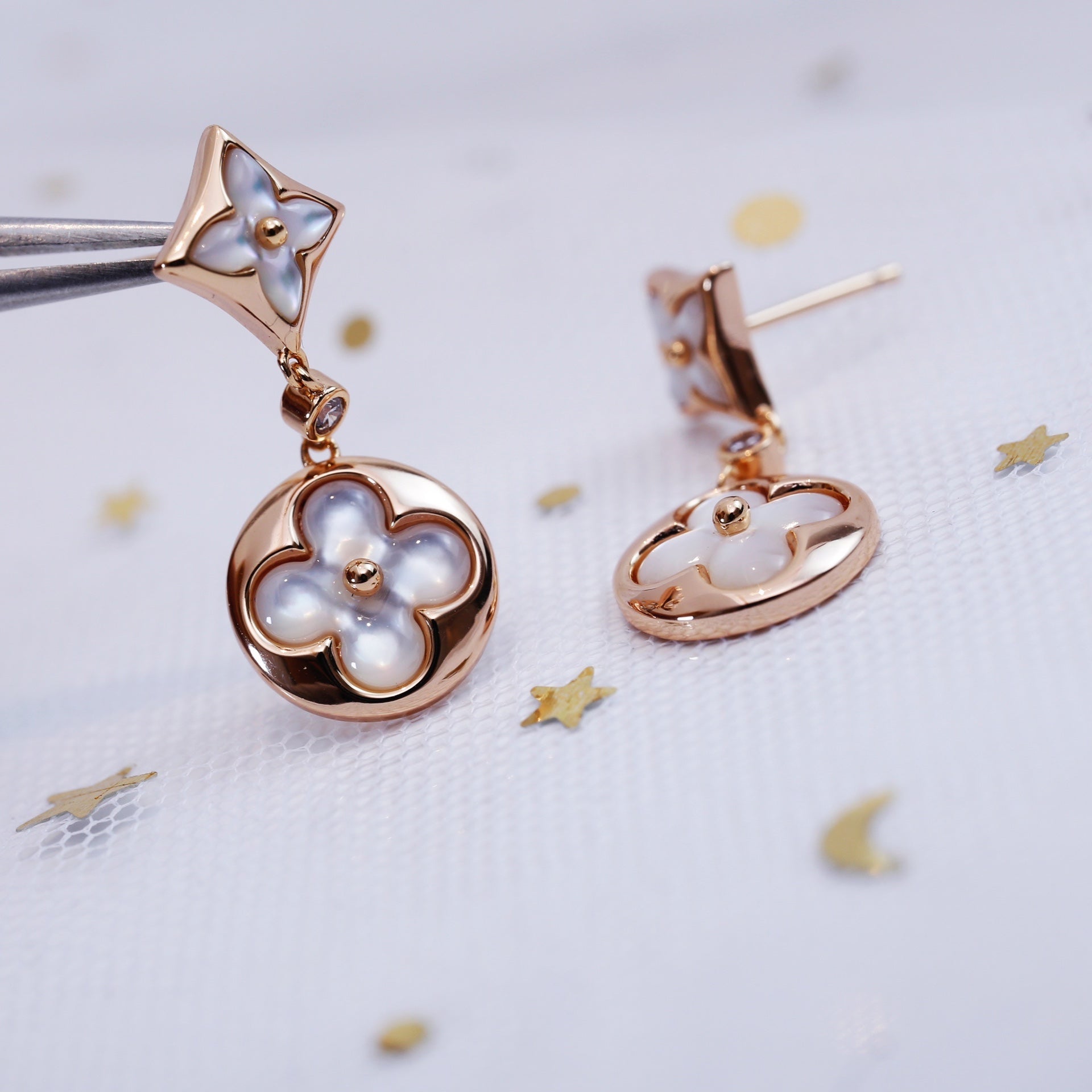 [TENDANCES]BOUCLES D'OREILLES PENDANTES EN OR ROSE STAR AND SUN